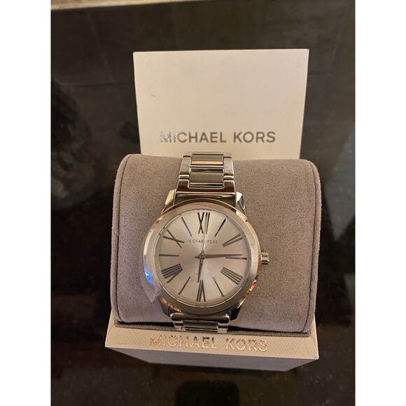 Michael Kors 3489 Silver Bracelet Watch Japan Movement Women Round Face NWT main image 15